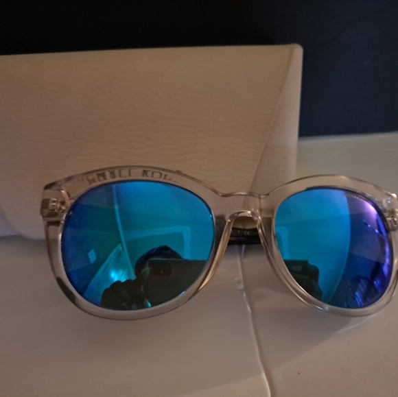 Micheal kors shades - Picture 2 of 9